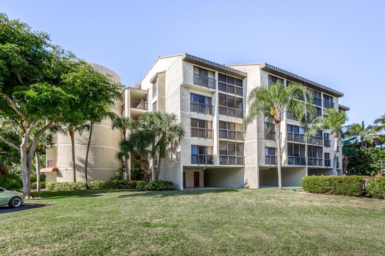 Ocean Breeze & Santa Maria Condos Fort Myers Beach Exterior photo